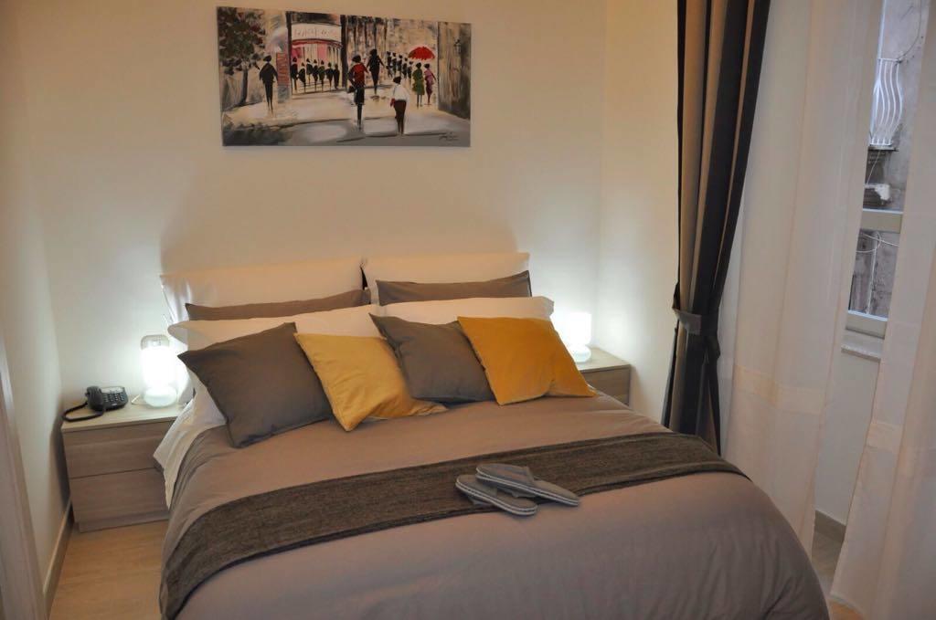 Chiaia 216 Bed & Breakfast 2*